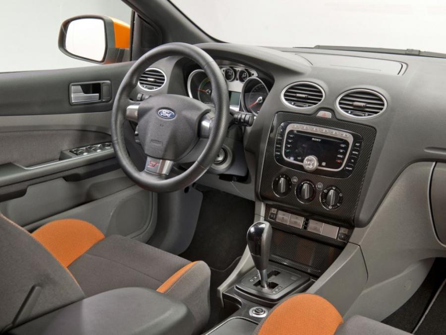  Ford Focus ST BEV Concept 2009 года  (фото 4 из 6)